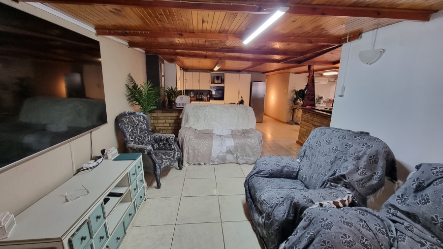 8 Bedroom Property for Sale in Die Bos Western Cape
